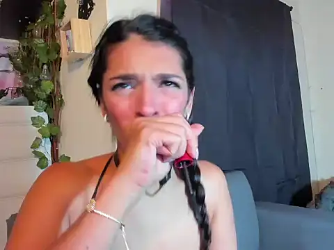 annyluna1 online show from May 28, 2026, 7:42 pm