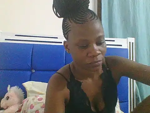 Sweetbaby004 online show from September 19, 2025, 3:05 pm