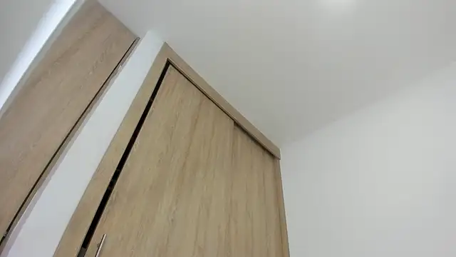 candyhotsquirt xx online show from October 9, 2025, 11:05 pm