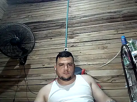 Snapshot of Arcangel_05 chatting on June 26, 2026, 5:02 am Arcangel 05 online show from June 26, 2026, 5:02 am