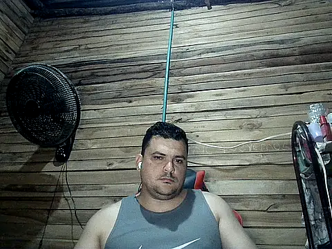 Snapshot of Arcangel_05 chatting on July 9, 2026, 3:40 am Arcangel 05 online show from July 9, 2026, 3:40 am