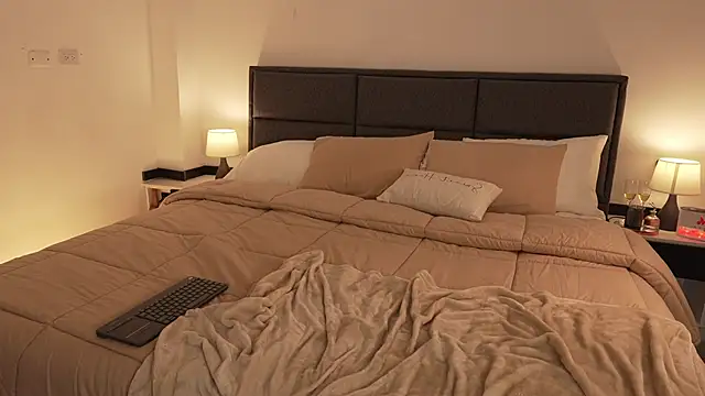 GiaFaaris online show from September 8, 2025, 4:17 pm