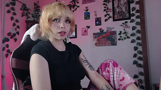 MaryJannes online show from February 9, 2025, 10:00 pm