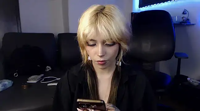 MaryJannes online show from February 21, 2025, 11:54 pm