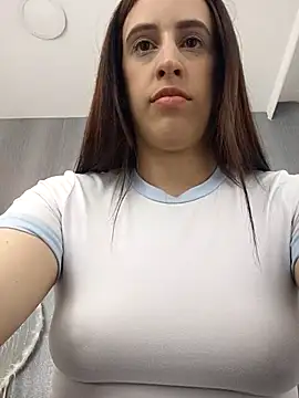 Amira Milker online show from September 12, 2025, 1:22 pm