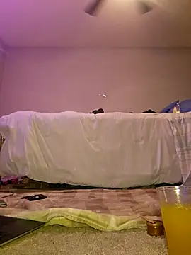 Snapshot of oliviaprettypussy chatting on April 26, 2026, 1:36 am oliviaprettypussy online show from April 26, 2026, 1:36 am