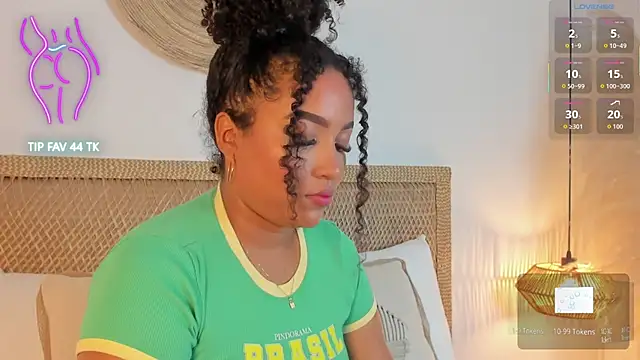 Snapshot of cloe_25 chatting on September 25, 2025, 2:06 am cloe 25 online show from September 25, 2025, 2:06 am