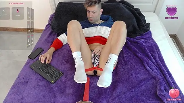 Snapshot of madmaxxx1989 chatting on January 24, 2025, 4:48 am madmaxxx1989 online show from January 24, 2025, 4:48 am