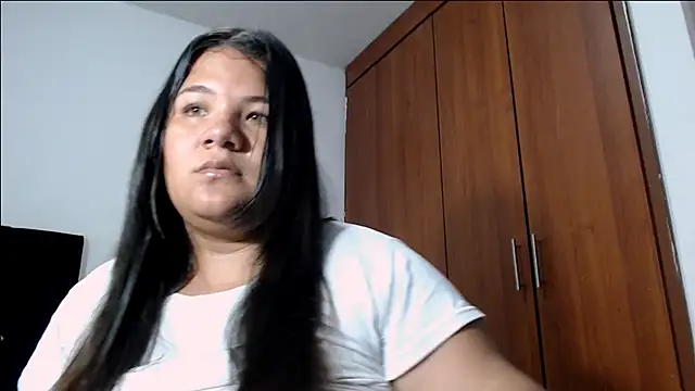 Snapshot of Van3orgasm4me chatting on May 28, 2026, 7:42 pm Van3orgasm4me online show from May 28, 2026, 7:42 pm