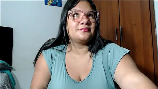 Snapshot of Van3orgasm4me chatting on May 23, 2026, 9:08 am Van3orgasm4me online show from May 23, 2026, 9:08 am