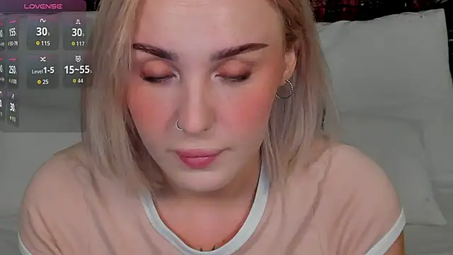 LianaFord online show from October 22, 2025, 11:25 pm