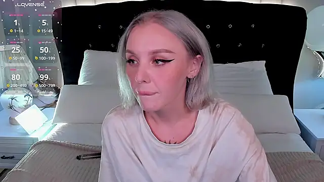 LianaFord online show from September 9, 2025, 7:45 pm