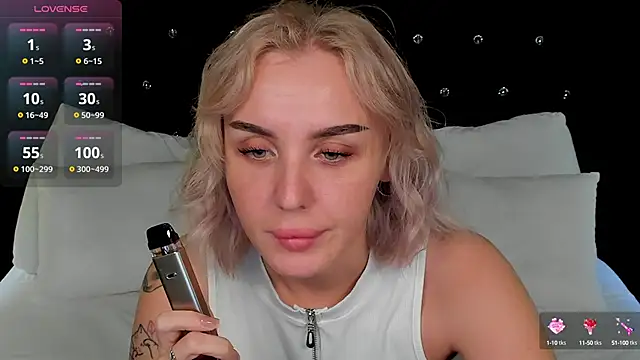 LianaFord online show from October 11, 2025, 10:55 pm