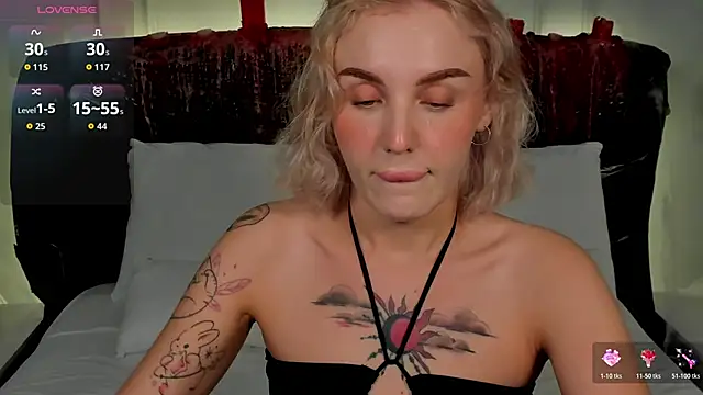 LianaFord online show from October 18, 2025, 8:55 pm