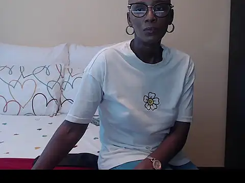 yummycherryxx online show from October 3, 2025, 8:38 am