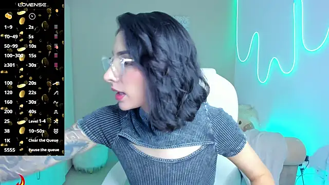 barbie scoth  online show from October 5, 2025, 7:59 pm