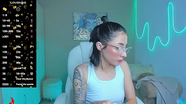 barbie scoth  online show from September 28, 2025, 1:45 am