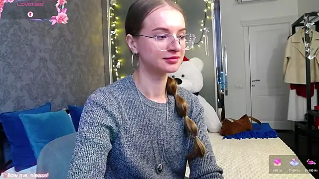 KateJonson online show from September 29, 2025, 10:44 am