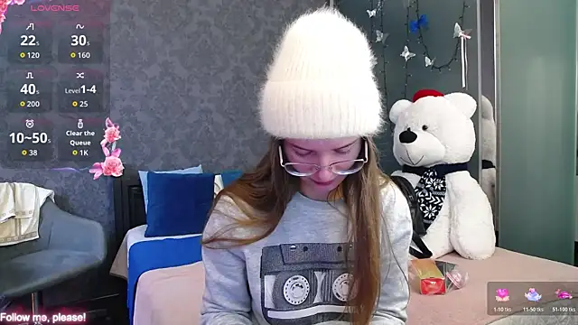 KateJonson online show from October 28, 2025, 8:02 am