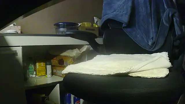 suedel65 online show from April 1, 2026, 2:13 am