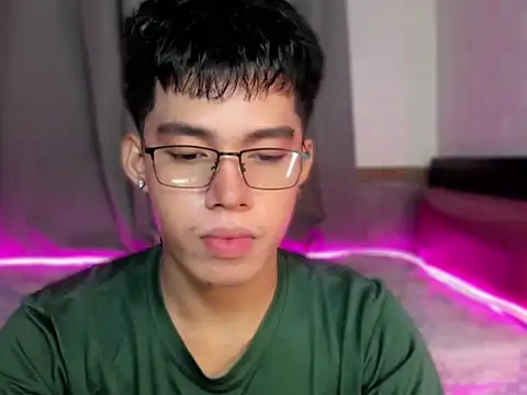 Lightjt04 online show from September 18, 2025, 7:06 pm