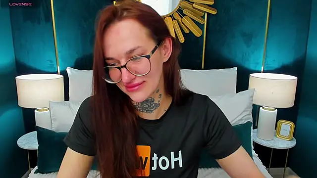 SarahLust online show from March 26, 2026, 6:22 am