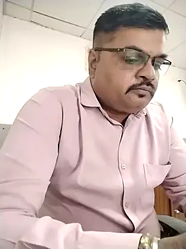 Snapshot of Desi_Londa_143 chatting on April 6, 2026, 5:08 am Desi Londa 143 online show from April 6, 2026, 5:08 am