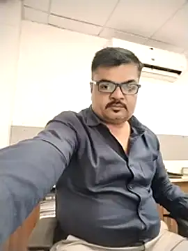 Snapshot of Desi_Londa_143 chatting on May 14, 2026, 5:37 am Desi Londa 143 online show from May 14, 2026, 5:37 am