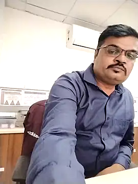 Desi Londa 143 online show from November 17, 2025, 6:06 am