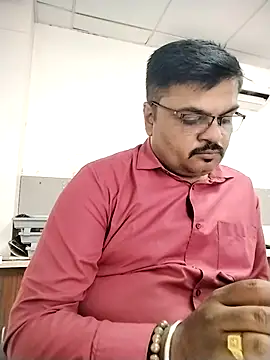 Snapshot of Desi_Londa_143 chatting on May 5, 2026, 4:26 am Desi Londa 143 online show from May 5, 2026, 4:26 am