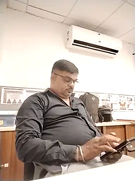 Desi Londa 143 online show from September 20, 2025, 4:06 am