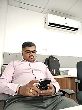 Snapshot of Desi_Londa_143 chatting on February 26, 2026, 6:02 am Desi Londa 143 online show from February 26, 2026, 6:02 am