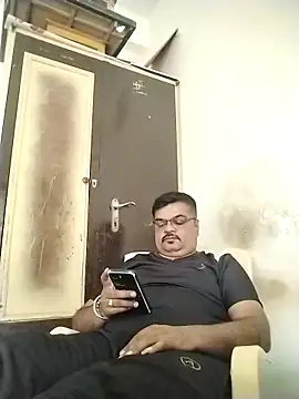 Snapshot of Desi_Londa_143 chatting on April 11, 2026, 7:56 am Desi Londa 143 online show from April 11, 2026, 7:56 am