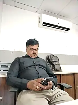 Snapshot of Desi_Londa_143 chatting on March 27, 2026, 9:32 am Desi Londa 143 online show from March 27, 2026, 9:32 am