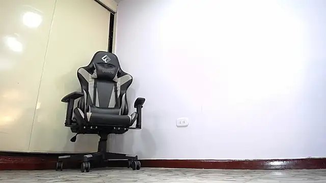 S Mia online show from January 27, 2025, 3:58 am