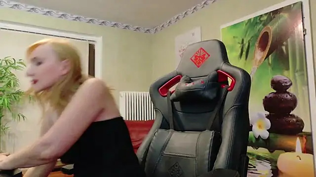 HotLana69 online show from March 3, 2025, 5:20 pm