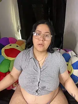 MsConejitaa online show from May 27, 2026, 4:25 pm