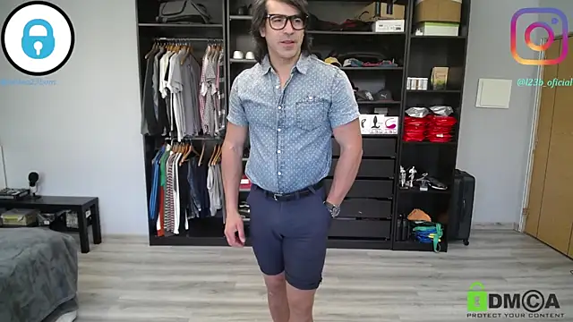 samricci21 online show from April 9, 2026, 10:43 am