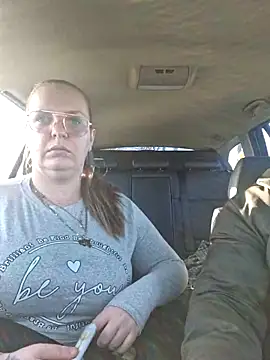 Snapshot of Melissa1994- chatting on April 1, 2026, 4:15 pm Melissa1994- online show from April 1, 2026, 4:15 pm