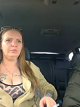 Snapshot of Melissa1994- chatting on April 13, 2026, 4:11 pm Melissa1994- online show from April 13, 2026, 4:11 pm