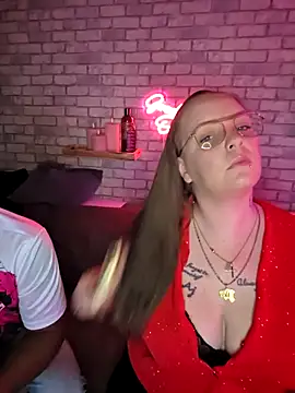 Snapshot of Melissa1994- chatting on March 31, 2026, 9:39 pm Melissa1994- online show from March 31, 2026, 9:39 pm