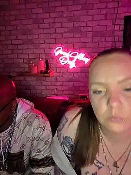 Snapshot of Melissa1994- chatting on March 24, 2026, 10:32 pm Melissa1994- online show from March 24, 2026, 10:32 pm