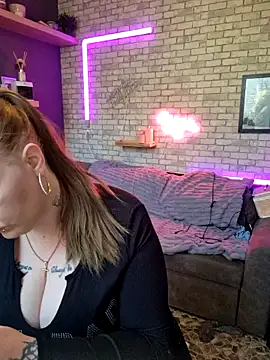 Snapshot of Melissa1994- chatting on April 22, 2026, 1:29 pm Melissa1994- online show from April 22, 2026, 1:29 pm