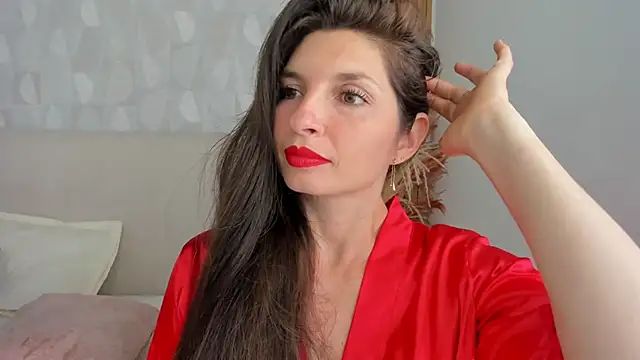 Azahara Amin  online show from November 22, 2025, 3:22 pm