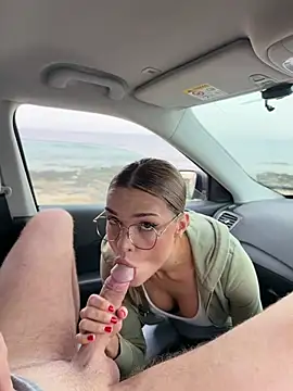 Nicoleevien online show from February 8, 2026, 5:27 am