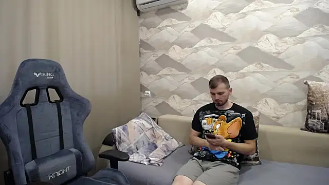 SerzhKorol1 online show from September 17, 2025, 1:13 pm