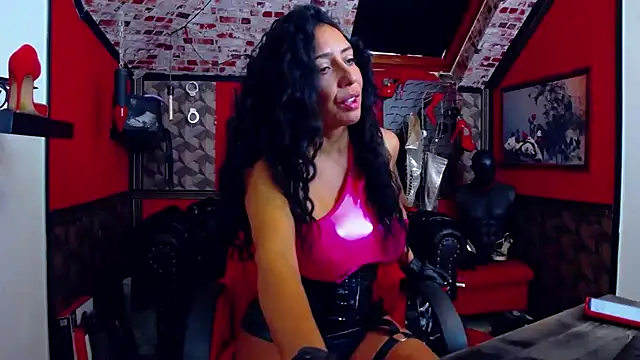 Snapshot of DommeBellatrix chatting on July 7, 2026, 4:37 am DommeBellatrix online show from July 7, 2026, 4:37 am