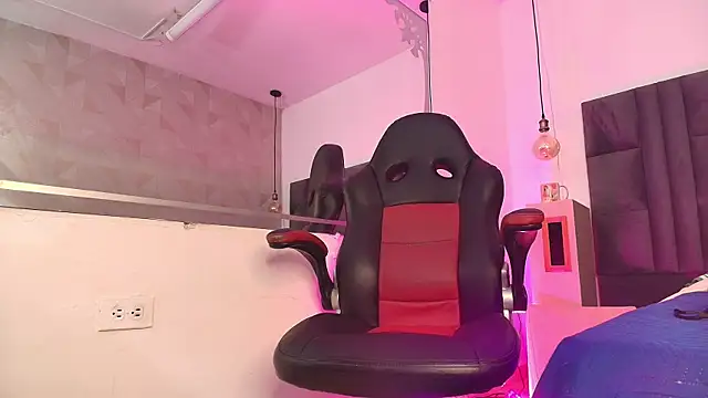 Snapshot of arletmss chatting on March 21, 2025, 11:55 am arletmss online show from March 21, 2025, 11:55 am