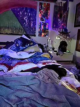 Vonniecd online show from March 13, 2026, 10:37 pm