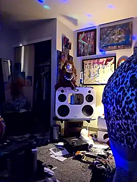 Vonniecd online show from April 21, 2026, 6:09 am